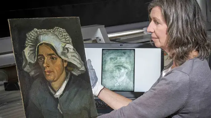 “Gallery discovers Van Gogh self-portrait behind other painting”